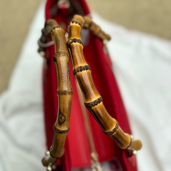 Roberta di Camerino Red Tote with Bamboo Handles Monogram Design - Picture 10 of 16